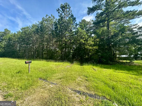 5769 McKinley Dr, Macon, GA 31220