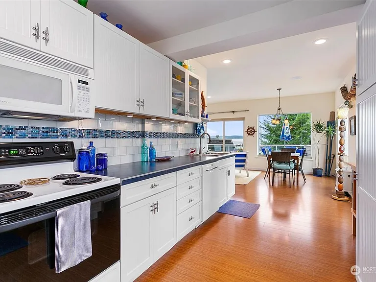 Beautiful galley kitchen