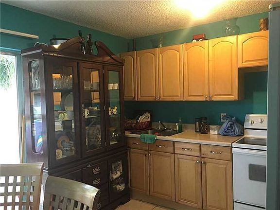 4th image of 4390 Lakewood Rd #4390
