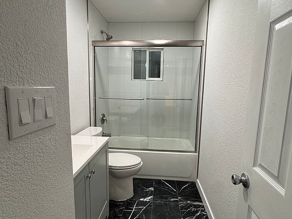 5th image of 2767 Lakeside Dr