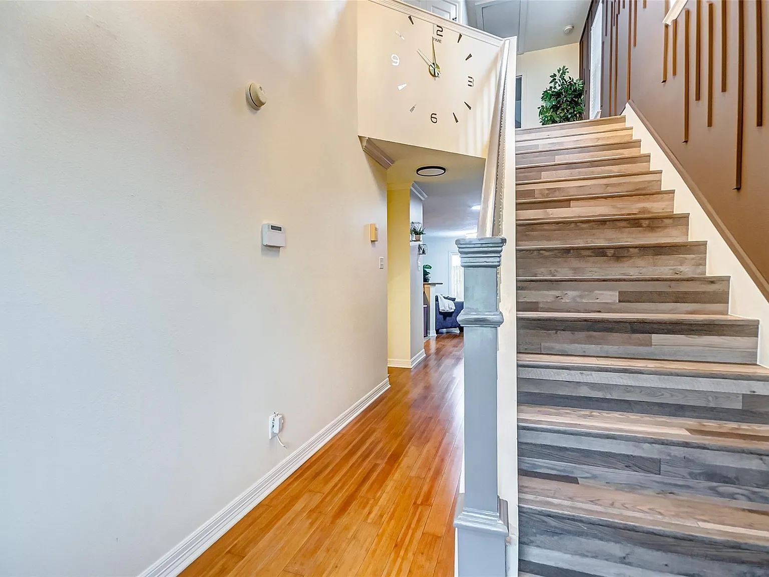 3 bed, 2.5 bath, 1590 sqft, $2,200 — Photo 2