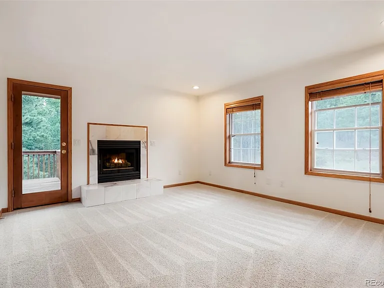 687 Crescent Lake Rd — Photo 13