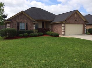 103 Brazos Ct, Richwood, TX 77531