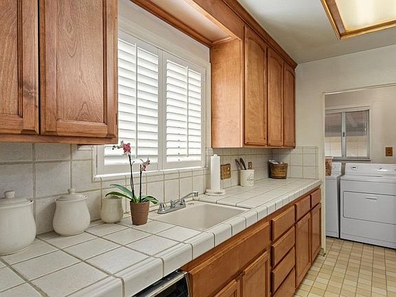 4th image of 4224 62nd St