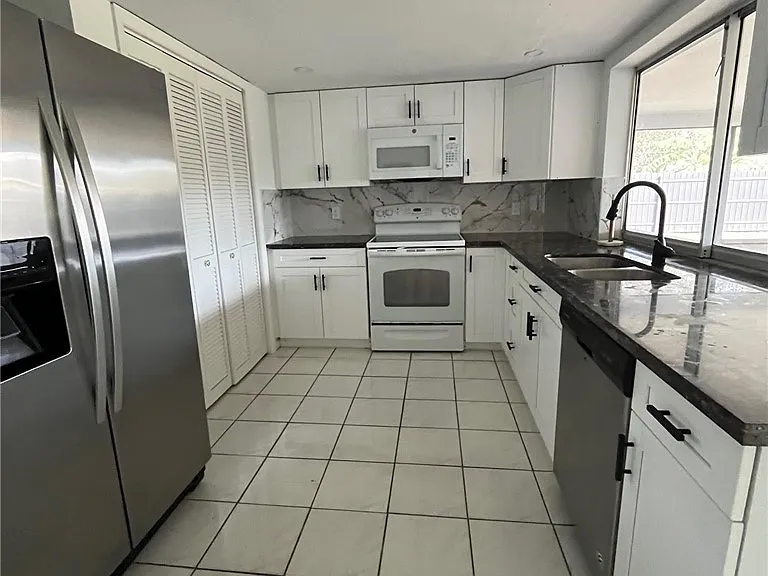 1402 SE 34th St — Photo 9
