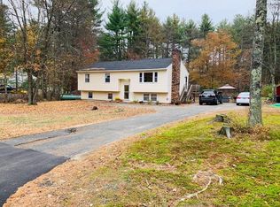 5 Kokokehas Dr, Litchfield, NH 03052