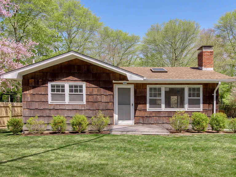 41 Chapel Ln — Photo 1
