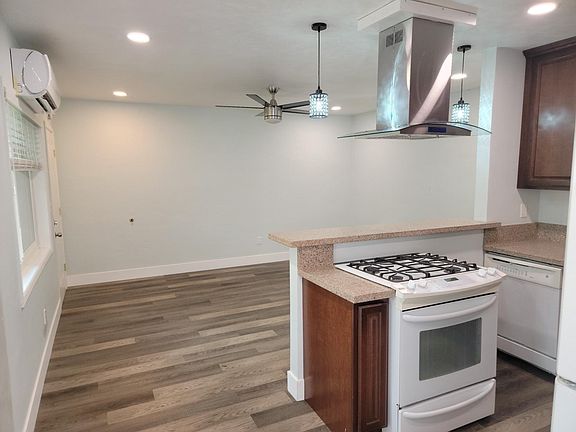 4th image of 1702 31st St