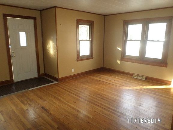 3rd image of 1705 Brentwood Dr