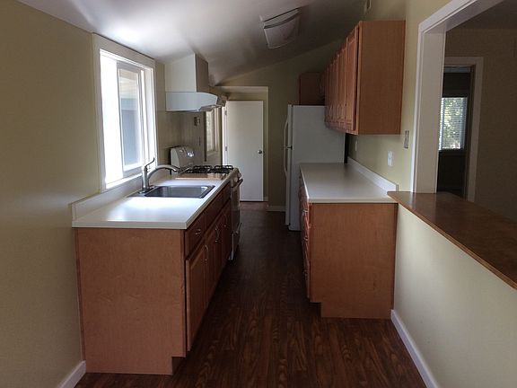 4th image of 17325 Keaton Ave