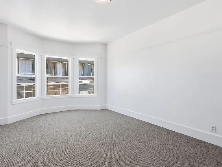 320 Harriet St — Photo 6