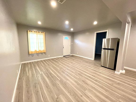 4th image of 318 Morton Dr #Basement