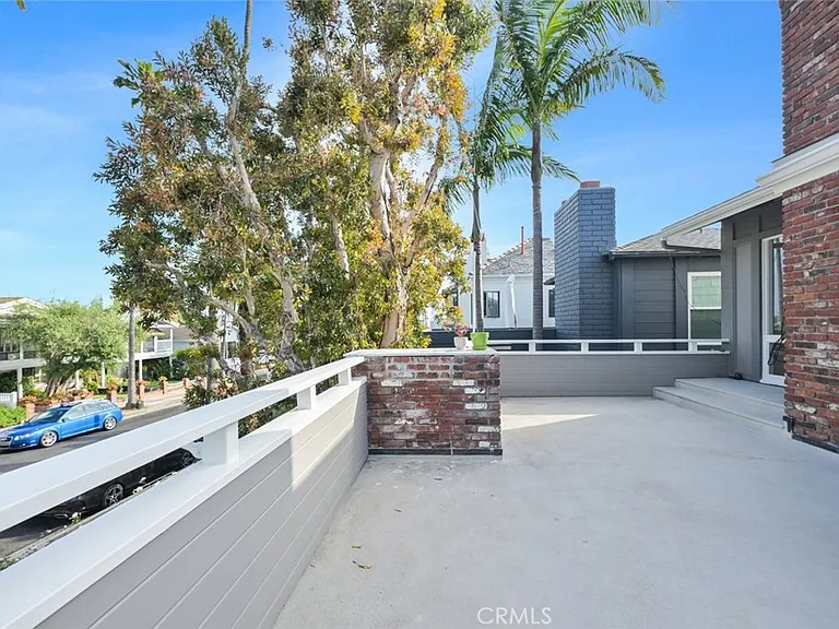 411 Goldenrod Ave #B — Photo 34
