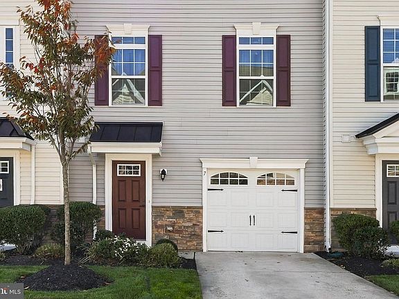 2nd image of 7 Cardinal Ct