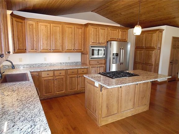 5th image of 255 Wynncrest Dr
