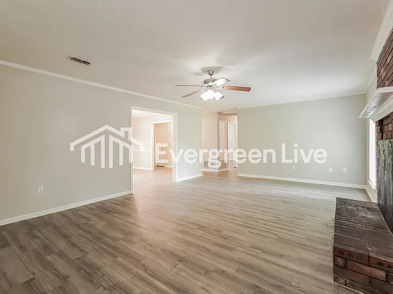 3507 Edmonton St — Photo 4