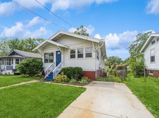 3324 Rollins Ave, Des Moines, IA 50312