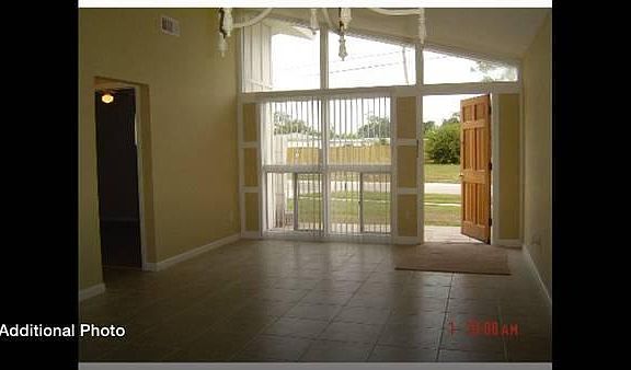 5th image of 102 N Naranja Ave