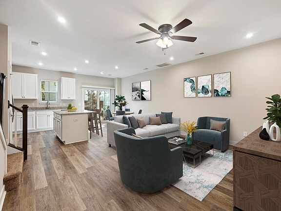 3rd image of 111 Grand Palm Ln