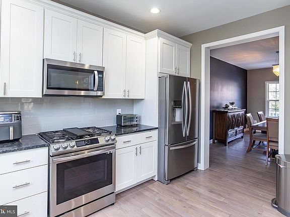 5th image of 1362 Rockridge Rd