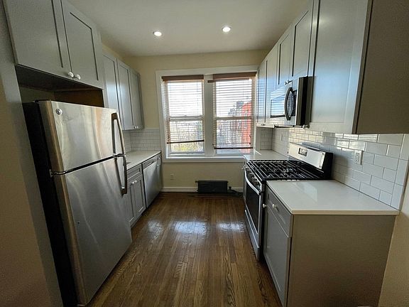 2nd image of 3115 21st Ave APT 2L