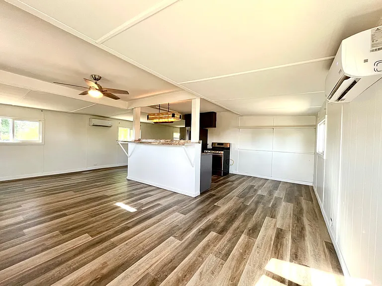 103 W Gorham St — Photo 4