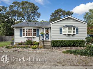 33 Hollywood Ave, Selden, NY 11784