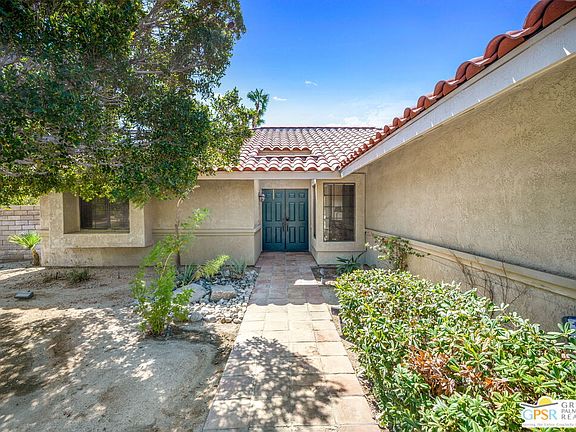 3rd image of 1495 E Luna Way