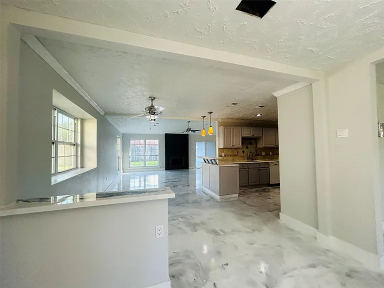 15719 Red Springs Dr — Photo 8