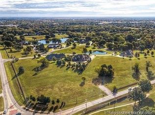17 Silver Lake Rd, Bartlesville, OK 74006