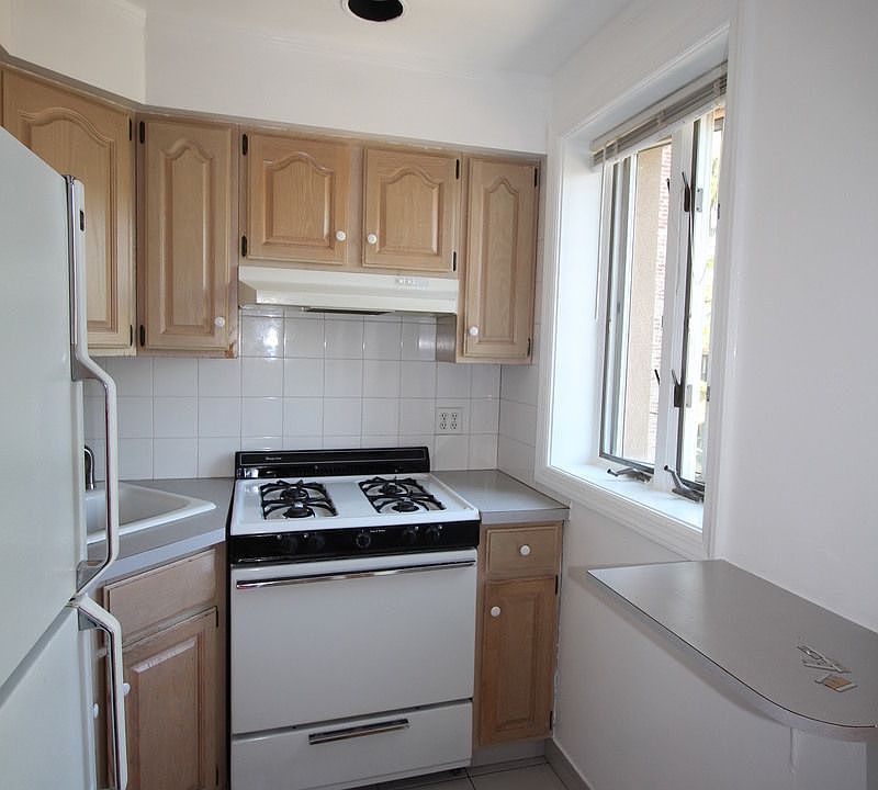 1st image of 263 Sackett St #3