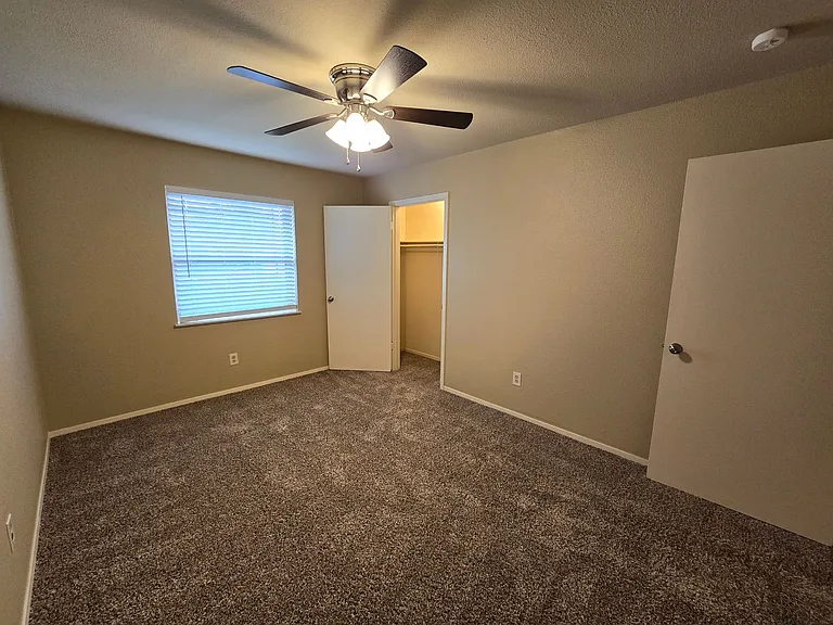 8414 Cambridge Rd #C04 — Photo 17