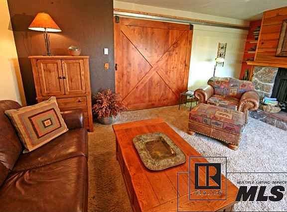 3rd image of 1155 Overlook Dr
