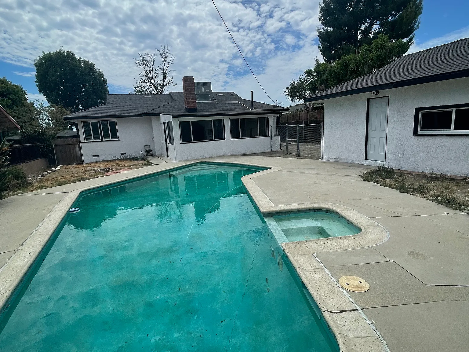 3 bed, 1252 sqft, $4,300 — Photo 3