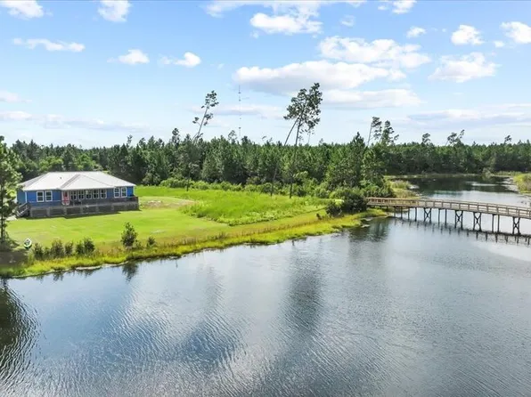 106 Calmwater Cir, Wewahitchka, FL 32465