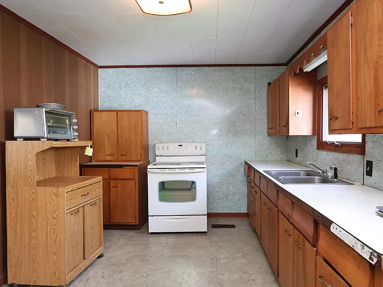 6166 Congress St — Photo 6