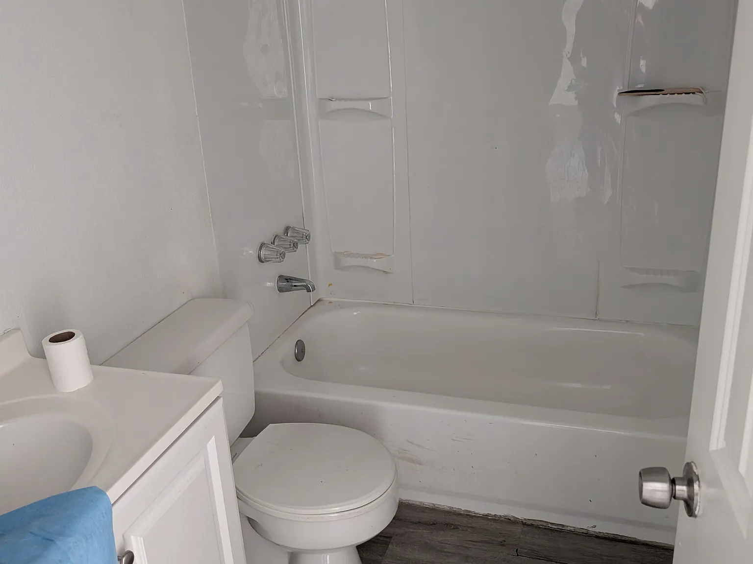 2 bed, 900 sqft, $1,200 — Photo 1