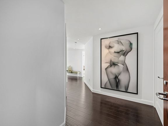 3rd image of 403 Main St APT 507