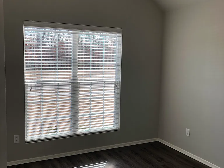 14320 S New Haven Ave — Photo 11