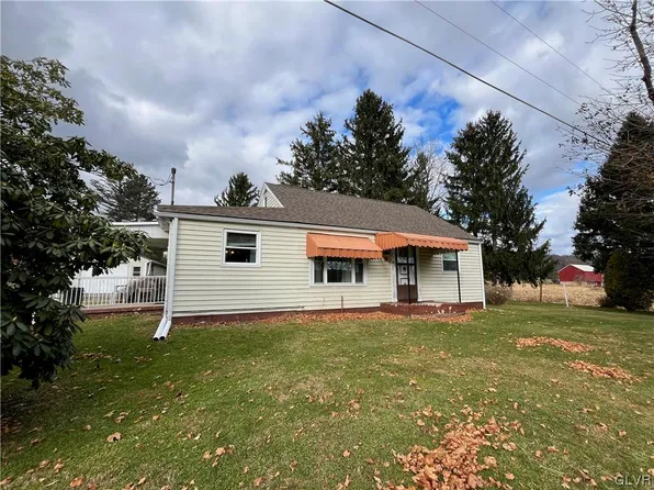 417 Golf Rd W, Tamaqua, PA 18252