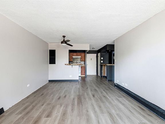 4th image of 2231 S Vaughn Way #111B