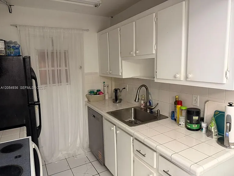 2420 Diana Dr #302 — Photo 11