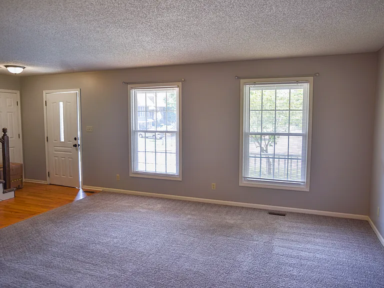 3636 Winchester Dr — Photo 5