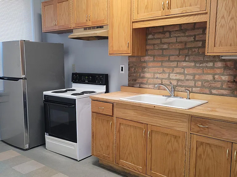 1669 Hamer St #1 — Photo 5