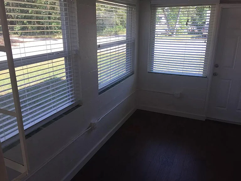 7818 Empire Ave — Photo 13