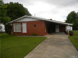 100 Circle Dr, Benson, NC 27504
