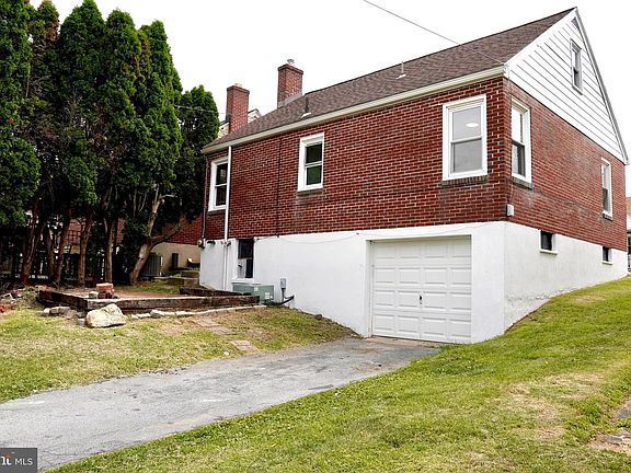 4th image of 1421 Fayette Ave