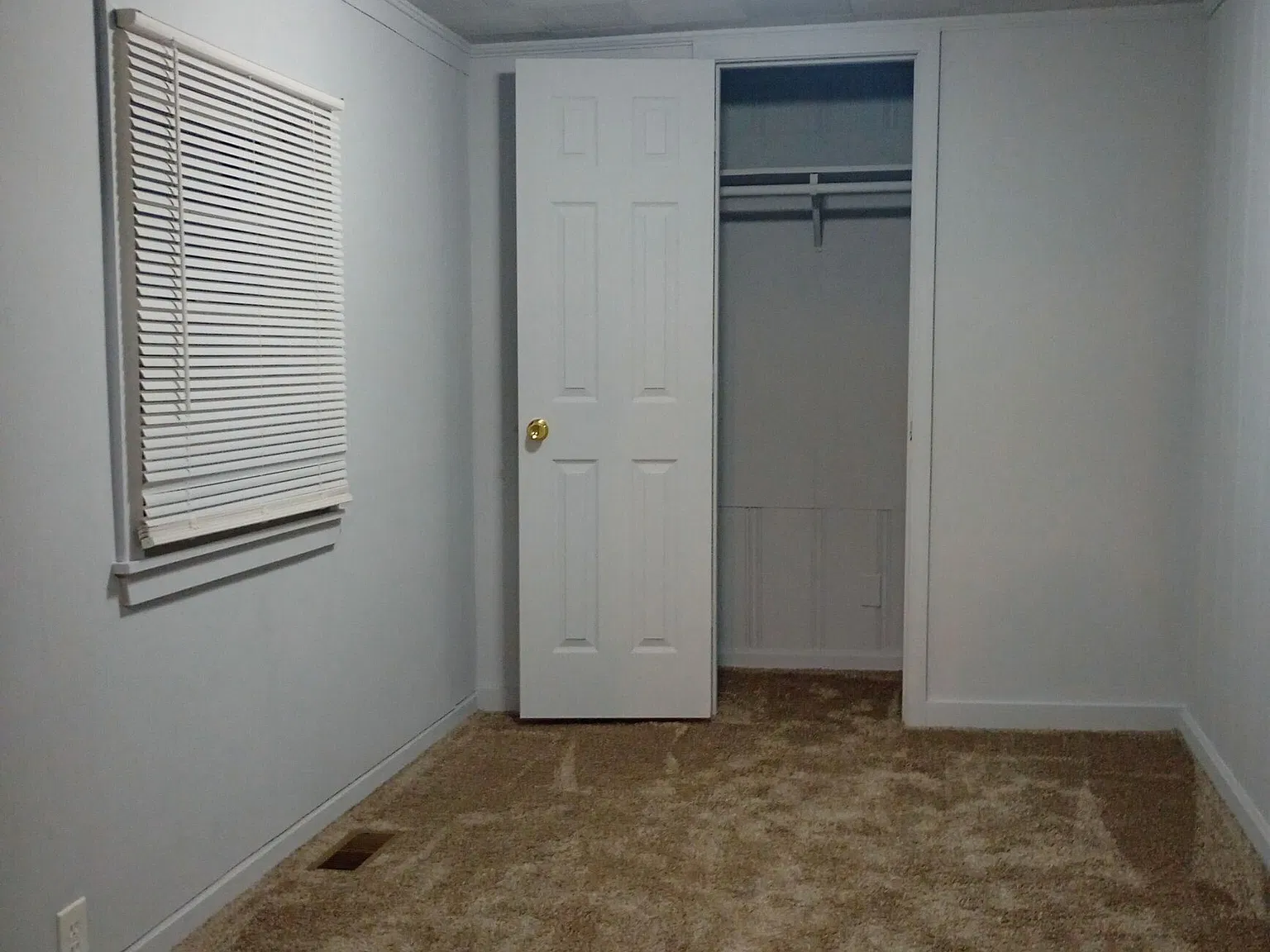 3 bed, 1.0 bath, 1220 sqft, $1,200 — Photo 4