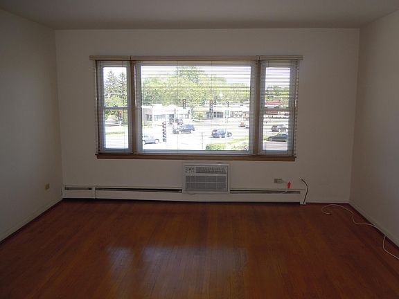 3rd image of 210 N Hicks Pl #2N