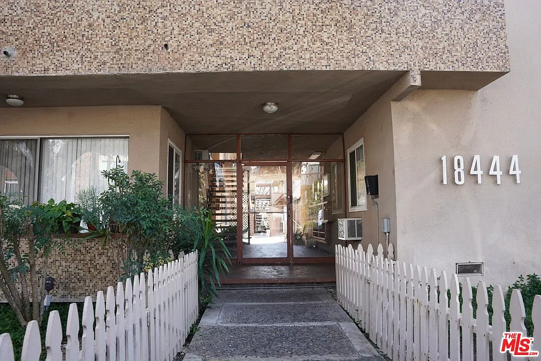 2 bed, 2.0 bath, 1200 sqft, $2,500 — Photo 1